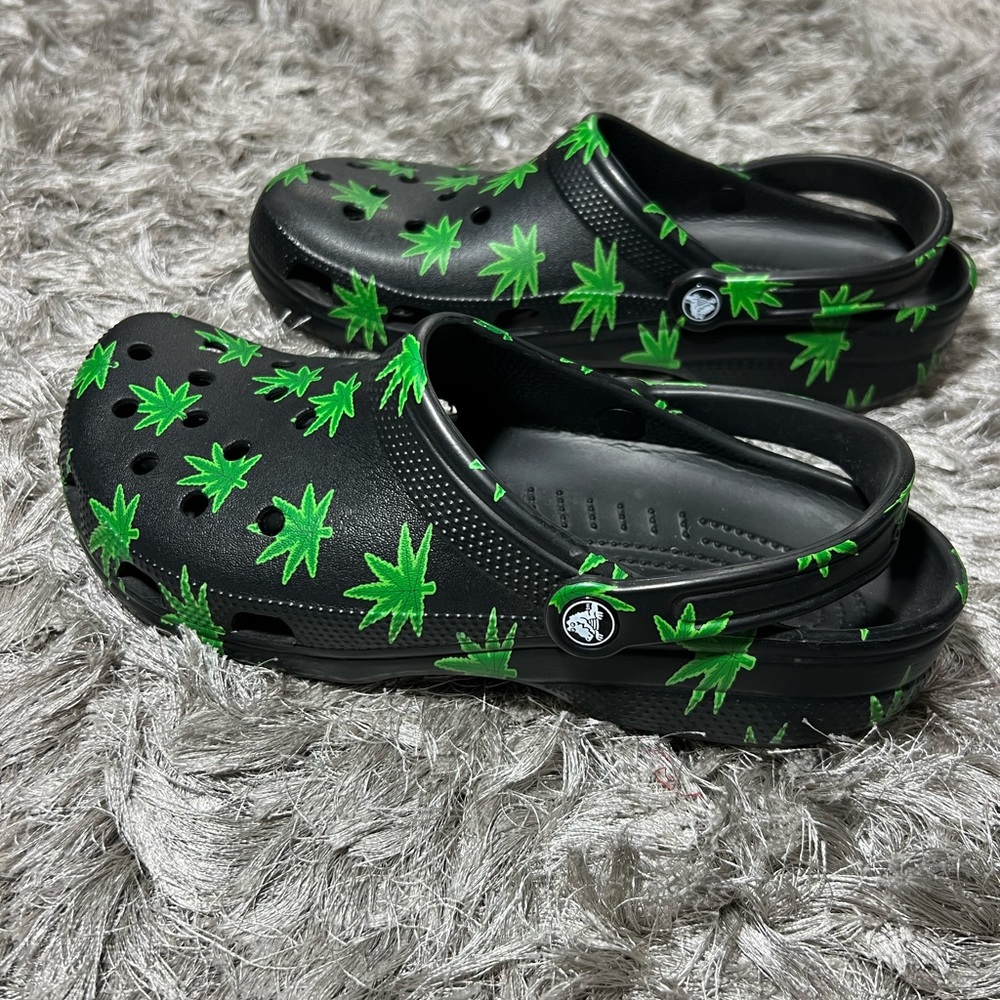 Crocs Classic Hemp Leaf Clog Men's Size 10/12Women’s Ltd Edition Unisex